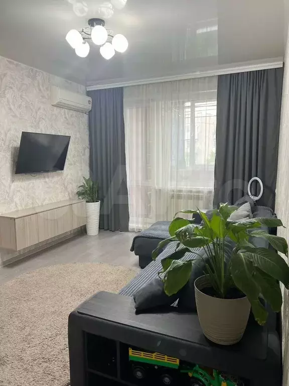 2-к. квартира, 43 м, 9/9 эт. - Фото 0