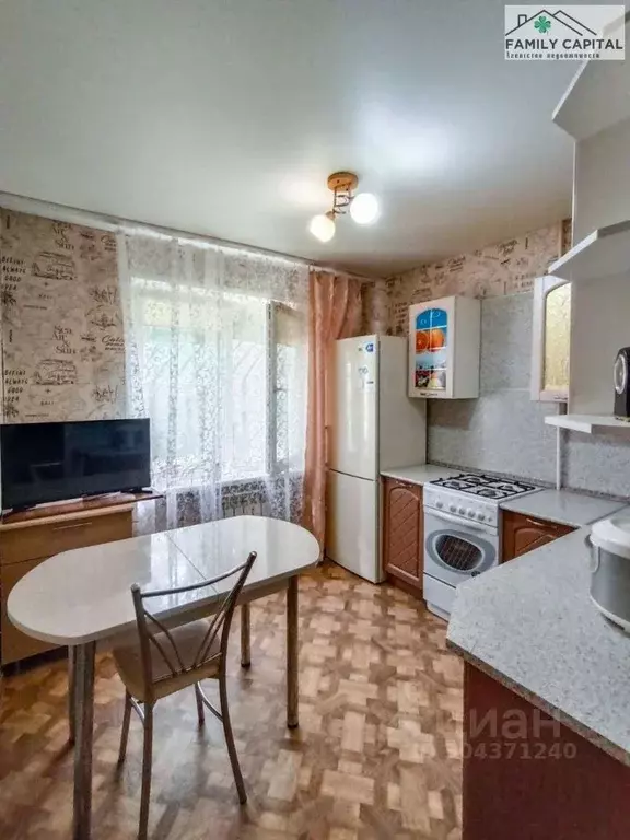 2-к кв. Самарская область, Новокуйбышевск ул. Суворова, 15Б (55.6 м) - Фото 0