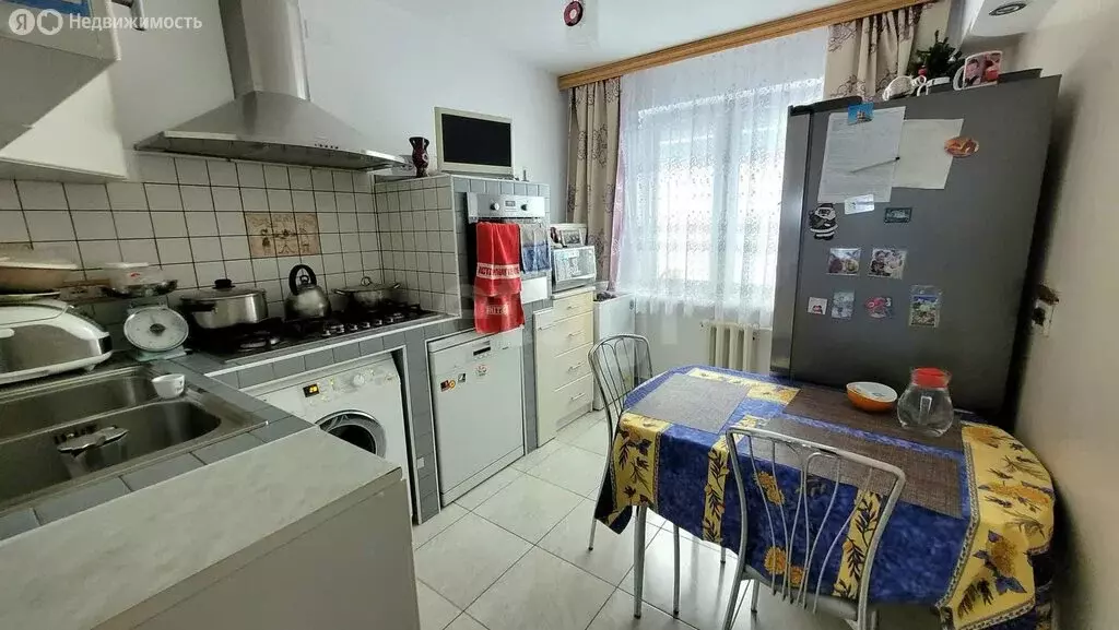 3-комнатная квартира: Брянск, Бежицкий район, улица Молодой Гвардии, ... - Фото 0