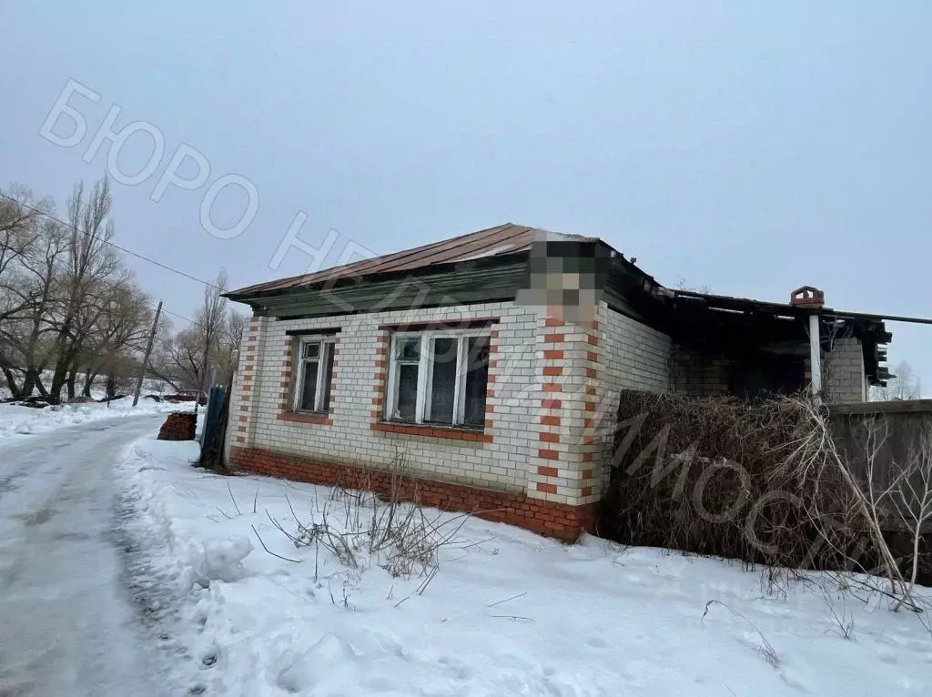 Дом в Саратовская область, Балашов Поворинская ул., 5 (68 м) - Фото 0