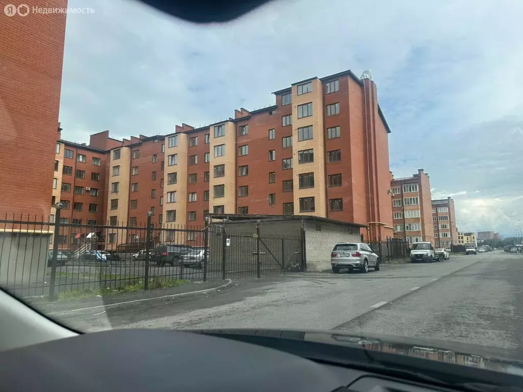 3-комнатная квартира: Владикавказ, улица Билара Кабалоева, 20 (96 м) - Фото 1