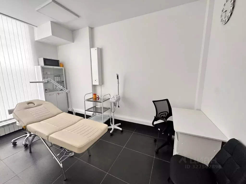 Помещение свободного назначения в Татарстан, Казань ул. Павлюхина, ... - Фото 2