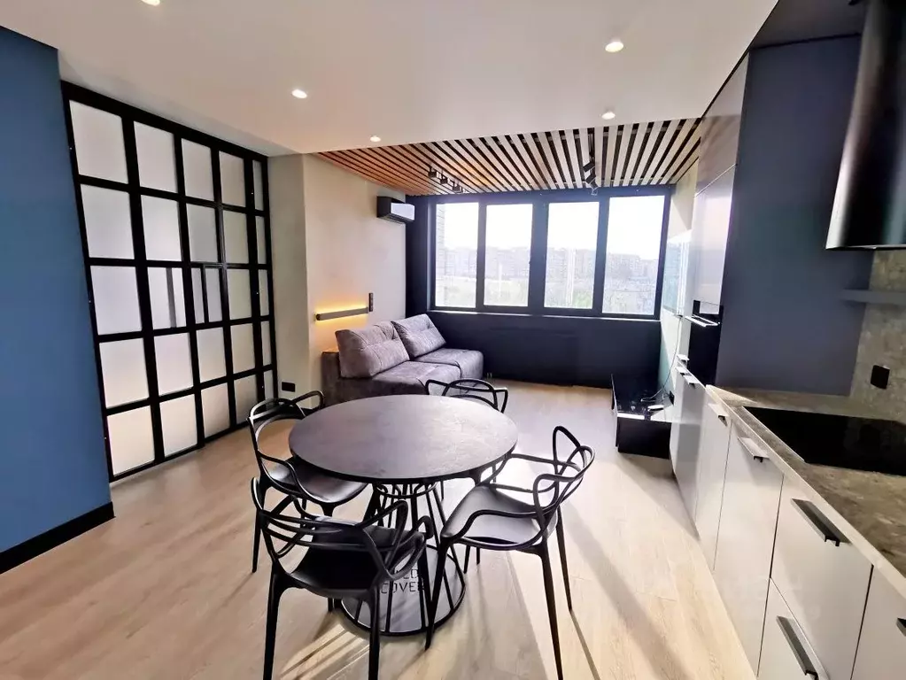 2-к кв. Волгоградская область, Волгоград Коммунистическая ул., 56 ... - Фото 1