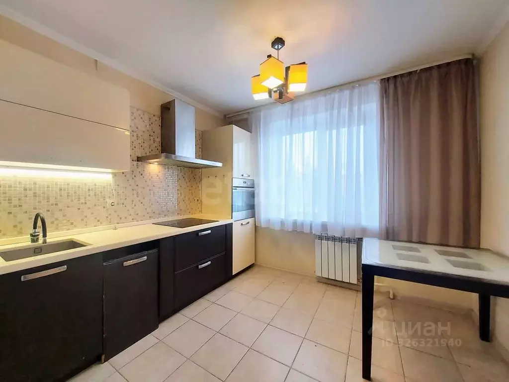 2-к кв. Тюменская область, Тюмень ул. Свердлова, 12 (50.0 м) - Фото 0