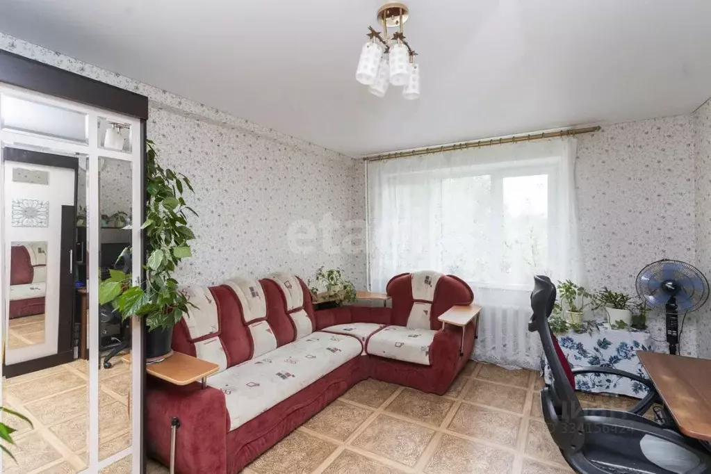 4-к кв. Тюменская область, Тюмень ул. Космонавтов, 33А (58.0 м) - Фото 0