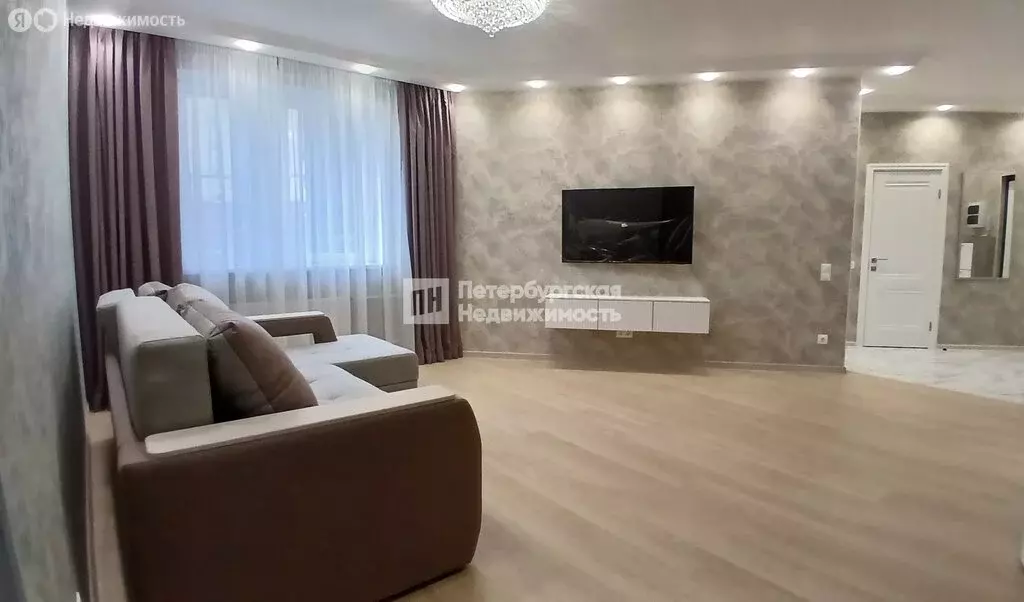 3-комнатная квартира: Санкт-Петербург, Мебельная улица, 21к1 (71.4 м) - Фото 1