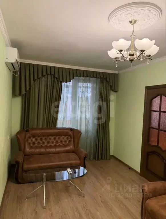 3-к кв. Крым, Симферополь просп. Кирова (70.0 м) - Фото 1