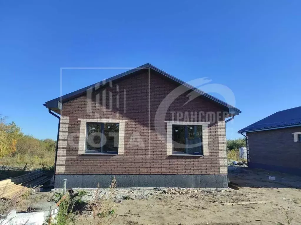 Дом в Воронежская область, с. Новая Усмань ул. Школьная (65 м) - Фото 1