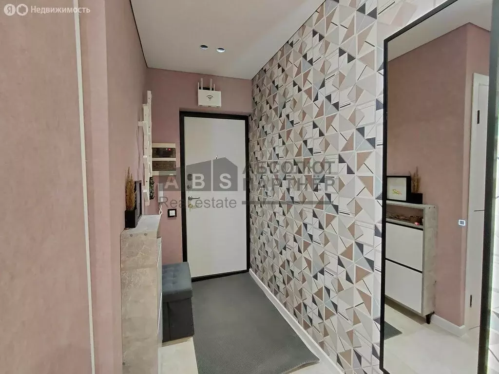 3-комнатная квартира: Великий Новгород, проспект Александра Корсунова, ... - Фото 1