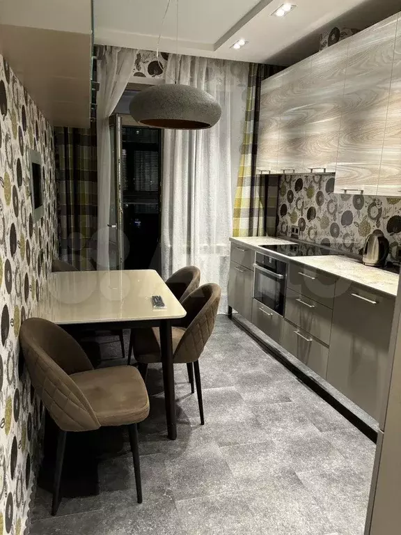 2-к. квартира, 55 м, 15/21 эт. - Фото 0