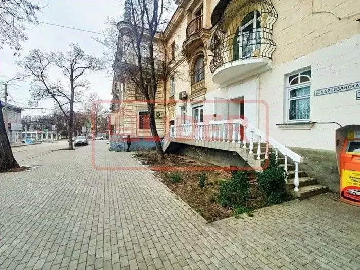 Торговая площадь в Севастополь ул. Партизанская, 3 (52 м) - Фото 1