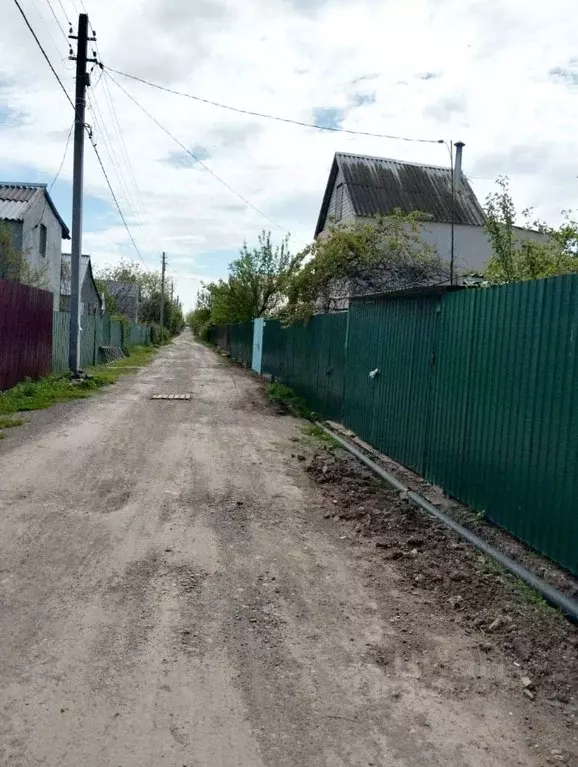Дом в Волгоградская область, Волжский Синтетика СНТ, ул. Абрикосовая ... - Фото 0