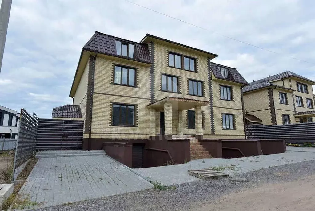 Таунхаус в Воронежская область, Воронеж ул. Славы Алексеева, 14Б (268 ... - Фото 2