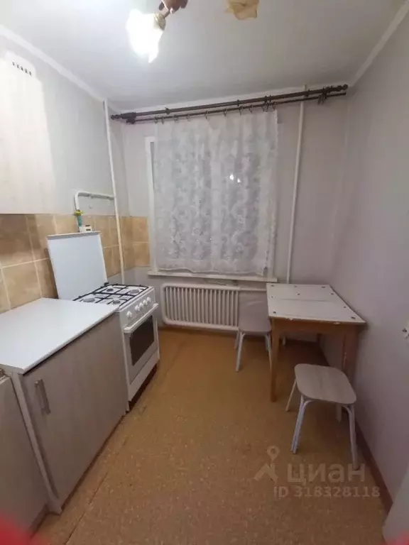 1-к кв. Омская область, Омск просп. Космический, 105 (30.0 м) - Фото 1