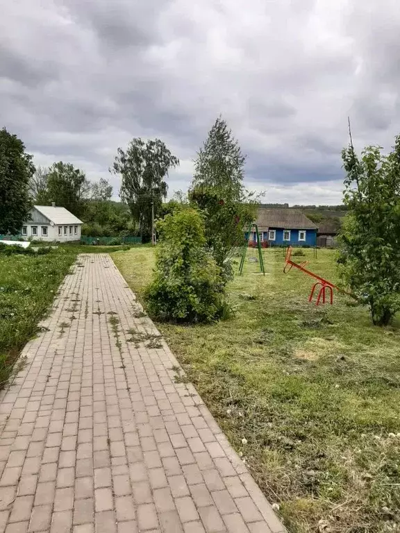 Дом в Курская область, Золотухинский район, Дмитриевский сельсовет, с. ... - Фото 1
