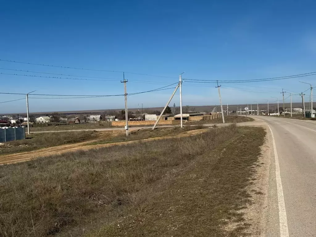 Участок в Крым, Черноморский район, Оленевское с/пос, с. Оленевка ул. ... - Фото 2
