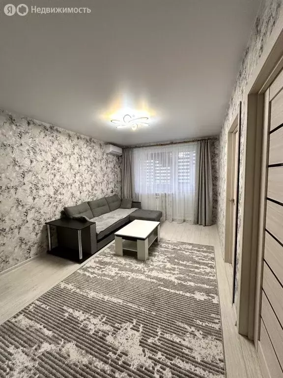 3-комнатная квартира: Нижний Новгород, 6-й микрорайон Автозавода, 25 ... - Фото 1