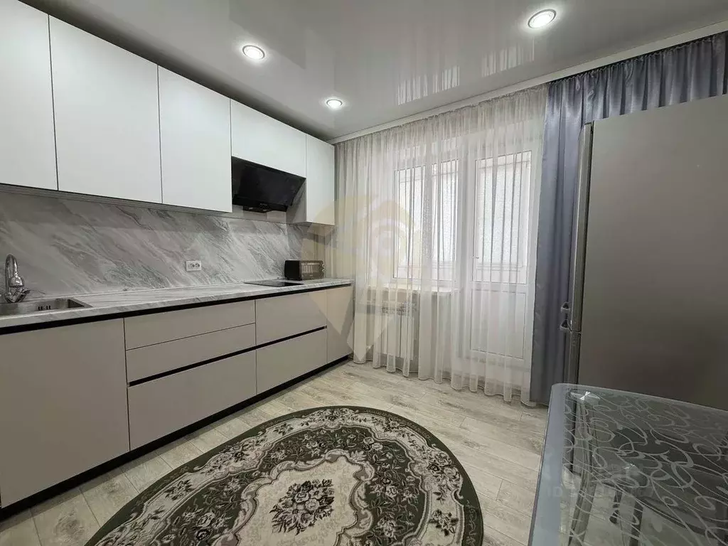 2-к кв. Белгородская область, Старый Оскол Молодогвардеец мкр, 1А ... - Фото 1