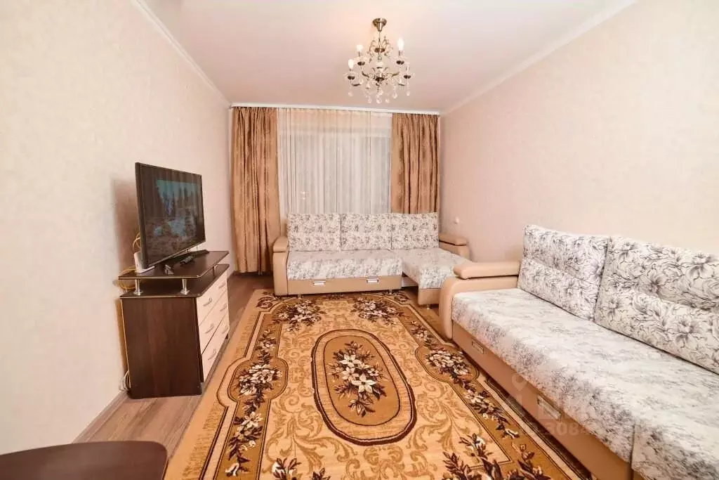1-к кв. Тюменская область, Тобольск 7-й мкр, 26 (63.0 м) - Фото 1