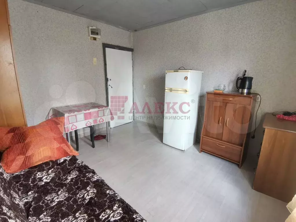 Комната 12 м в 3-к., 9/9 эт. - Фото 0