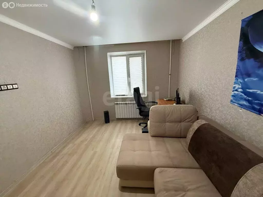 3-комнатная квартира: Белгород, улица Шаландина, 8 (71.5 м) - Фото 1