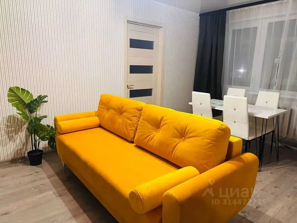 2-к кв. Псковская область, Псков Народная ул., 27 (42.0 м) - Фото 1