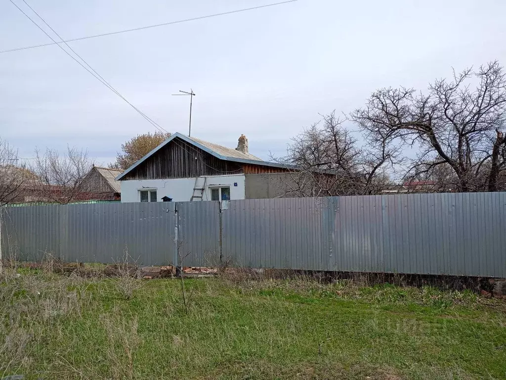 Дом в Саратовская область, Энгельсский район, Безымянское ... - Фото 0