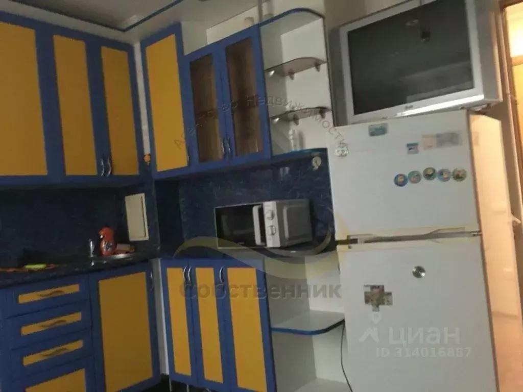 2-к кв. Белгородская область, Губкин Севастопольская ул., 57А (57.0 м) - Фото 2