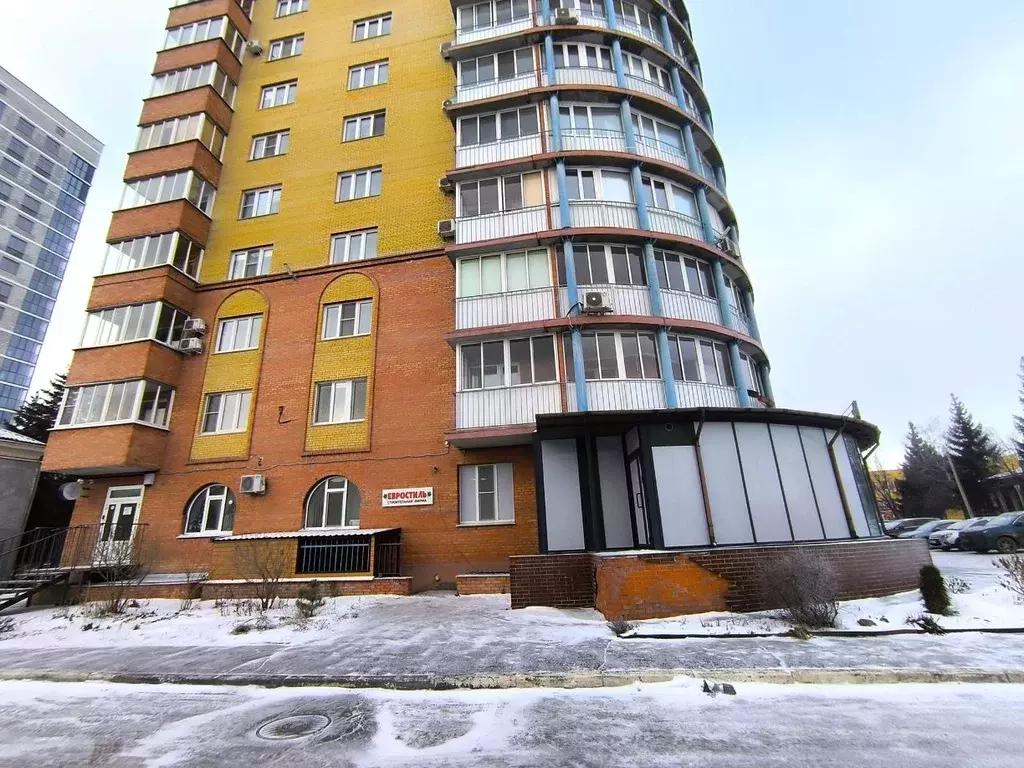 Помещение свободного назначения в Омская область, Омск ул. ... - Фото 1