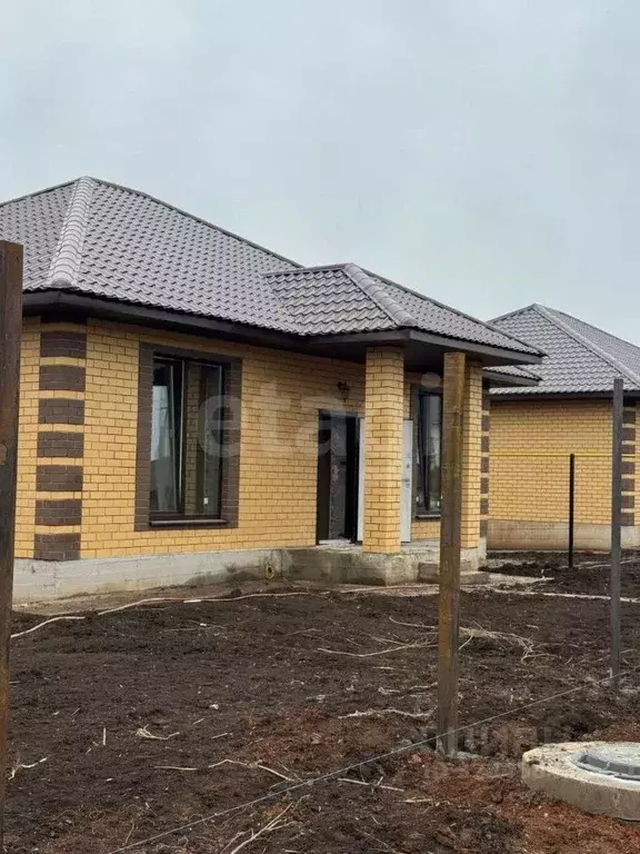 Дом в Оренбургская область, Оренбургский район, с. Подгородняя ... - Фото 1