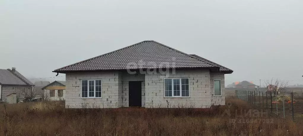 Дом в Белгородская область, Белгородский район, с. Стрелецкое ул. ... - Фото 0