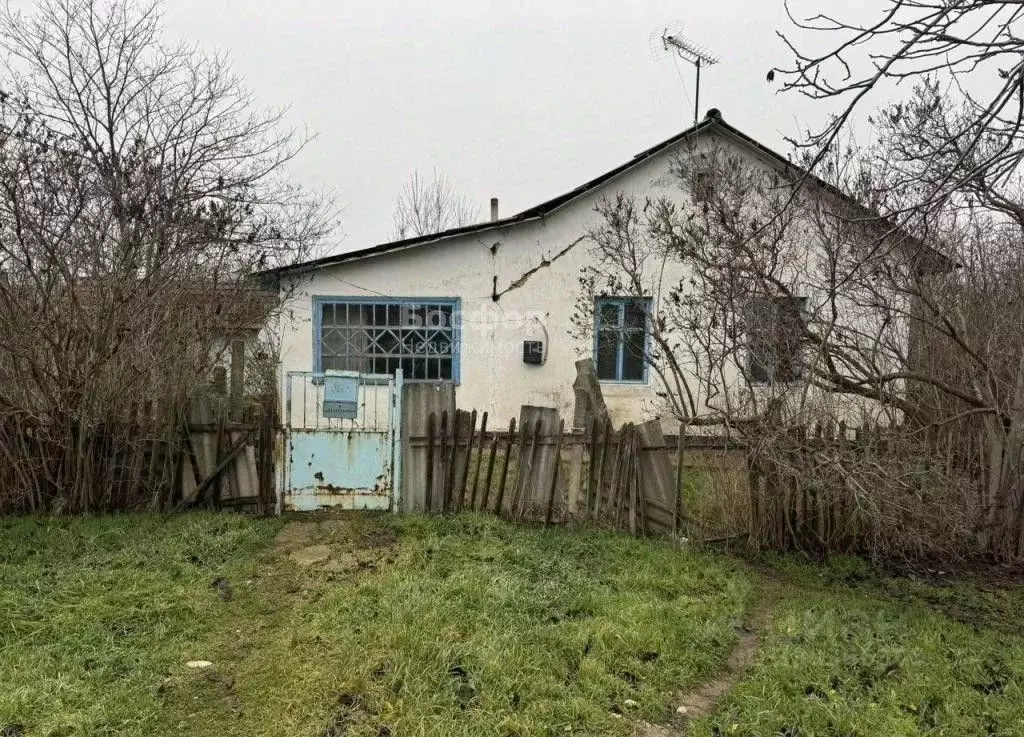 Дом в Крым, Кировский район, с. Золотое Поле ул. Мичурина (59 м) - Фото 1