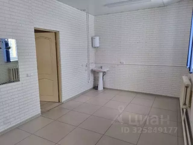 Помещение свободного назначения в Саха (Якутия), Ленский район, Витим ... - Фото 1