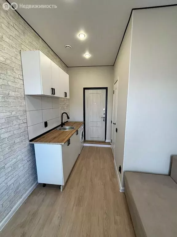 Квартира-студия: Казань, улица Восстания, 21 (10 м) - Фото 1
