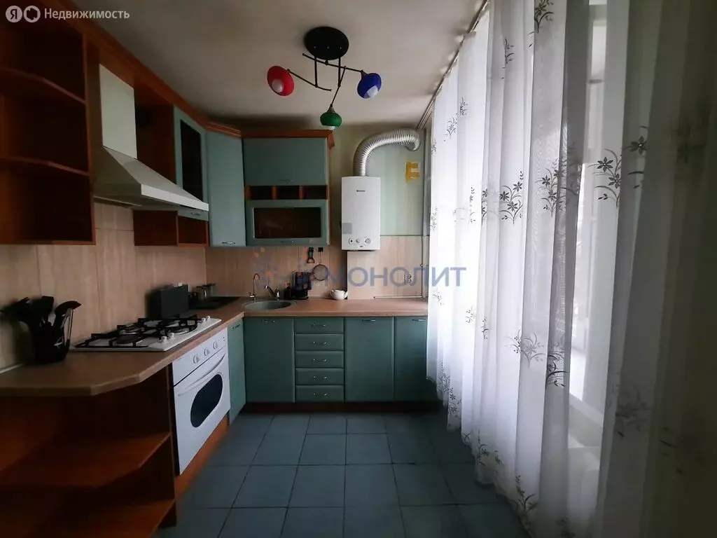 3-комнатная квартира: Нижний Новгород, жилой район Щербинки, ... - Фото 1