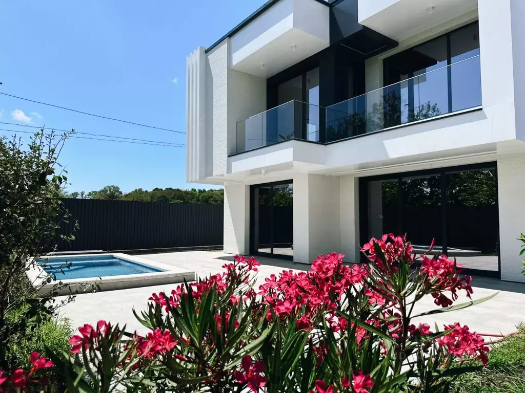 Дом в Краснодарский край, Сочи Центральный мкр, ул. Орджоникидзе, 9 ... - Фото 1