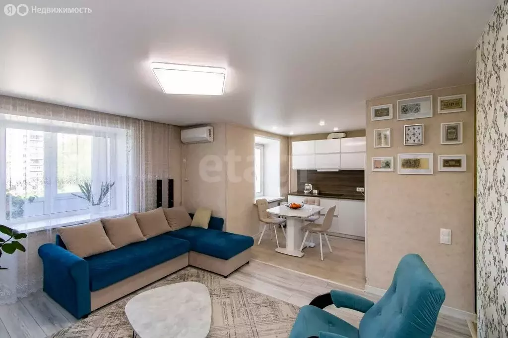 3-комнатная квартира: Тюмень, Харьковская улица, 48 (61.2 м) - Фото 1