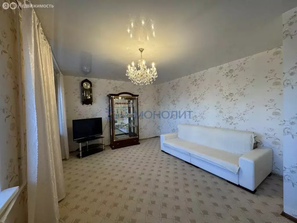 3-комнатная квартира: Нижний Новгород, улица Александра Хохлова, 1 ... - Фото 0