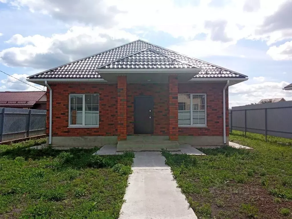 Дом в Белгородская область, Старый Оскол ул. Покровская (100 м) - Фото 0