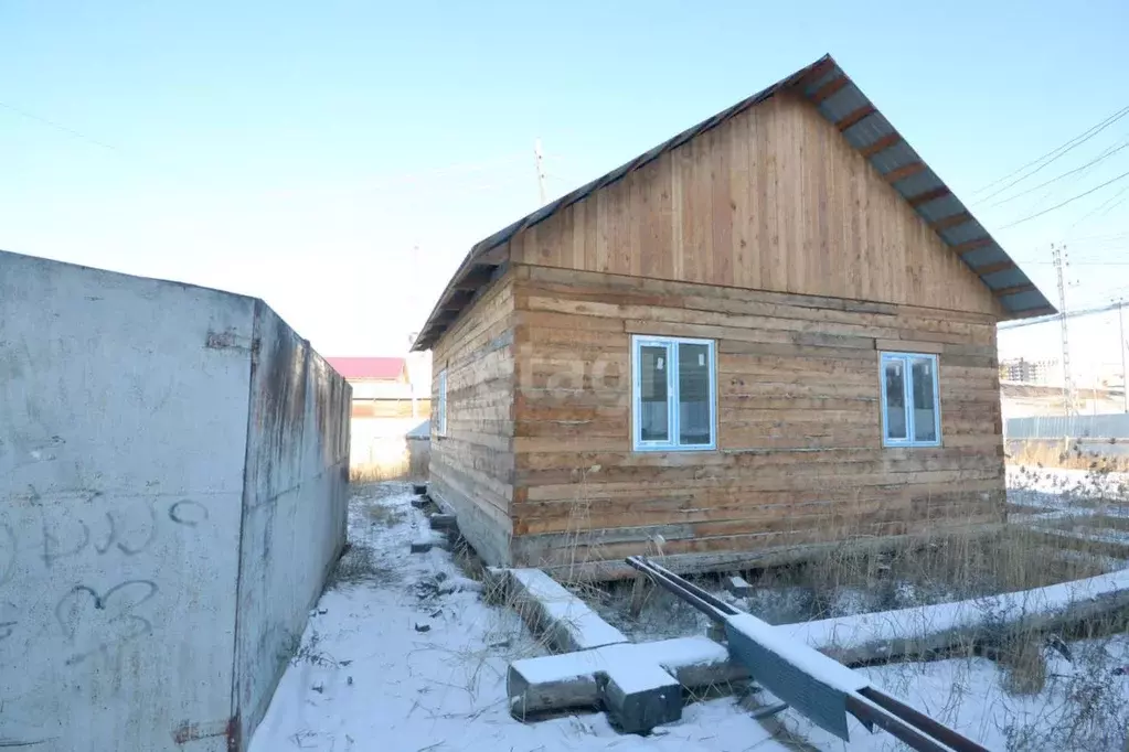 Дом в Саха (Якутия), Якутск ул. Матросова, 3 (44 м) - Фото 1
