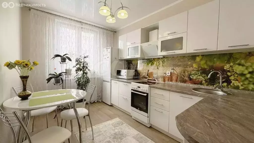 2-комнатная квартира: Тюмень, улица Республики, 28А (58 м) - Фото 2