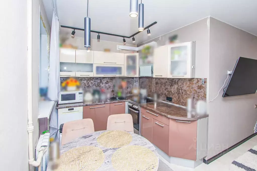 3-к кв. Бурятия, Улан-Удэ Октябрьская ул., 38 (59.0 м) - Фото 1