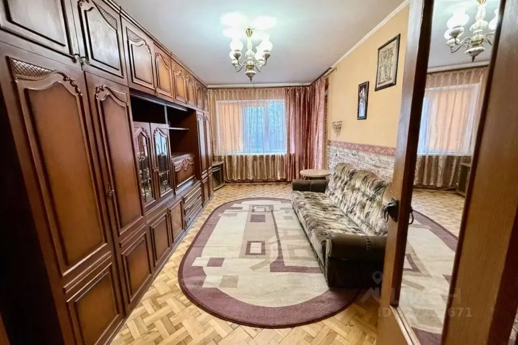 3-к кв. Крым, Симферополь ул. 60 лет Октября, 25 (64.0 м) - Фото 1