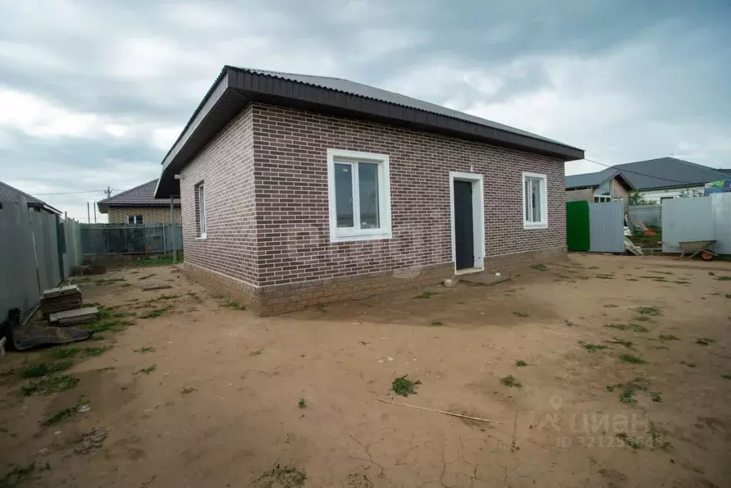 Дом в Ульяновская область, Чердаклинский район, Мирновское с/пос, с. ... - Фото 1