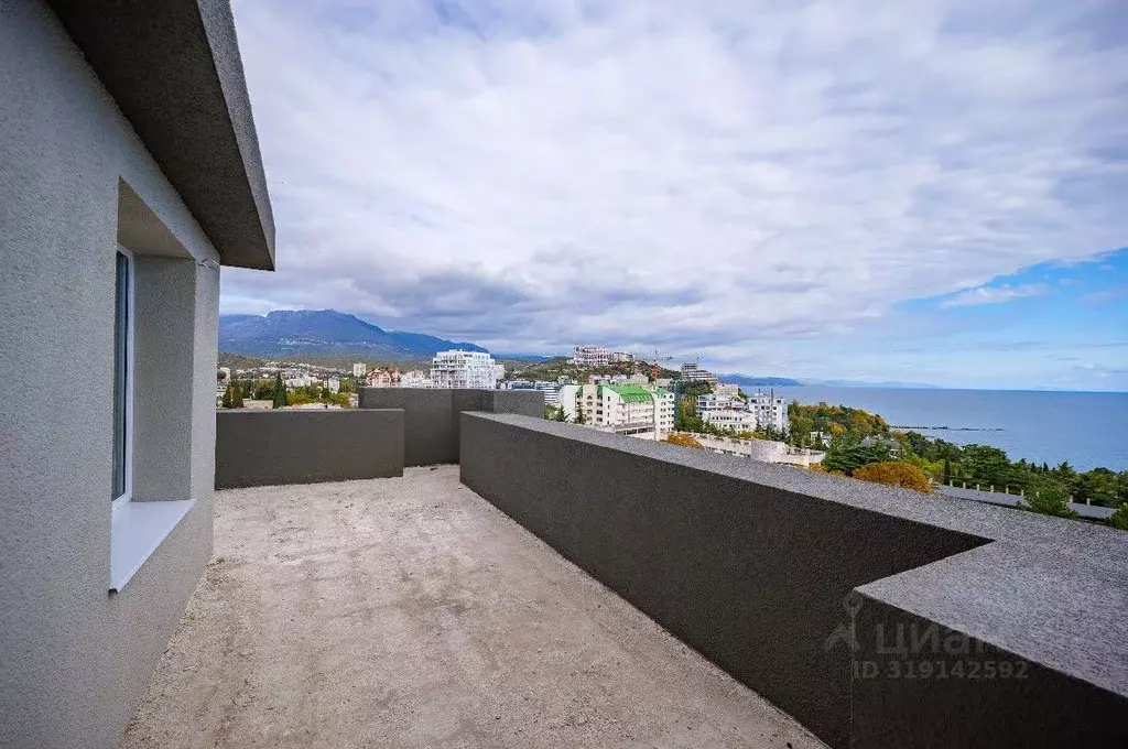 4-к кв. Крым, Алушта ул. Володарского, 9 (90.7 м) - Фото 0