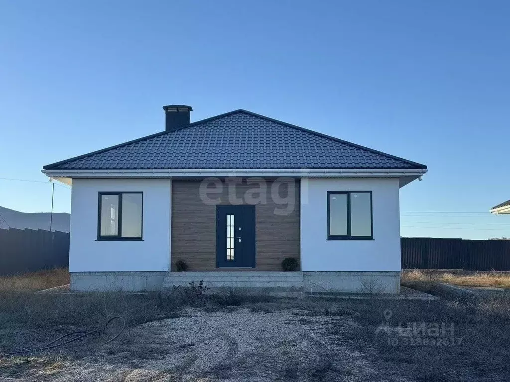 Дом в Крым, Симферопольский район, с. Доброе ул. Яблоневая (100 м) - Фото 0