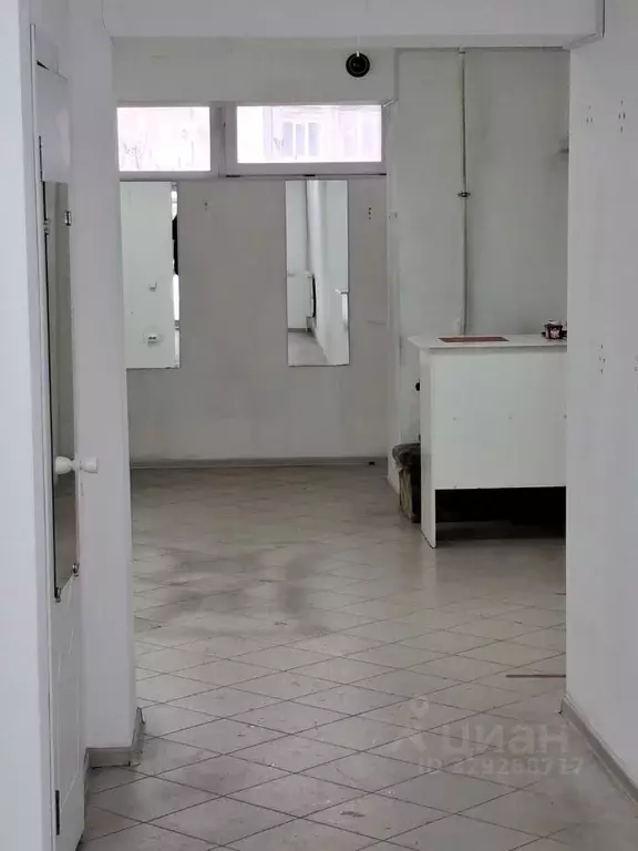 Помещение свободного назначения в Омская область, Омск просп. ... - Фото 1