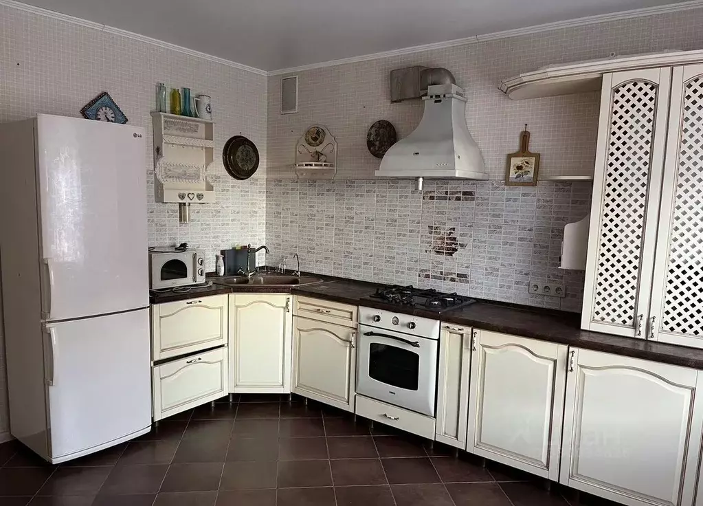 1-к кв. Астраханская область, Астрахань ул. Чугунова, 18/1 (54.0 м) - Фото 1