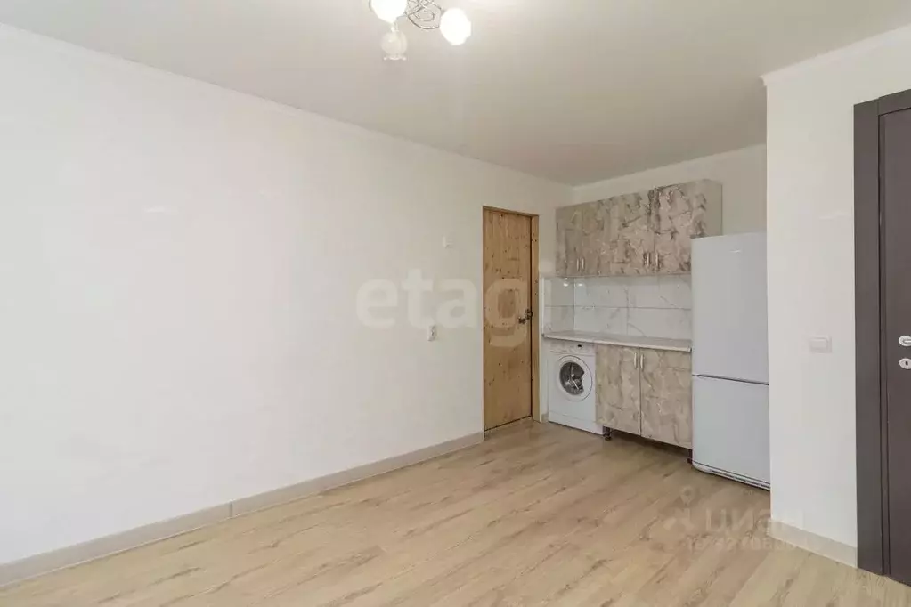 Комната Тюменская область, Тюмень ул. Республики, 210 (18.0 м) - Фото 1