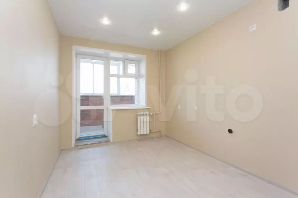 10 и более-к. квартира, 33 м, 10/10 эт. - Фото 0